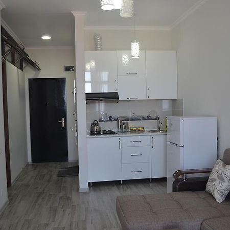 Apartment Mzika Batumi Exterior foto